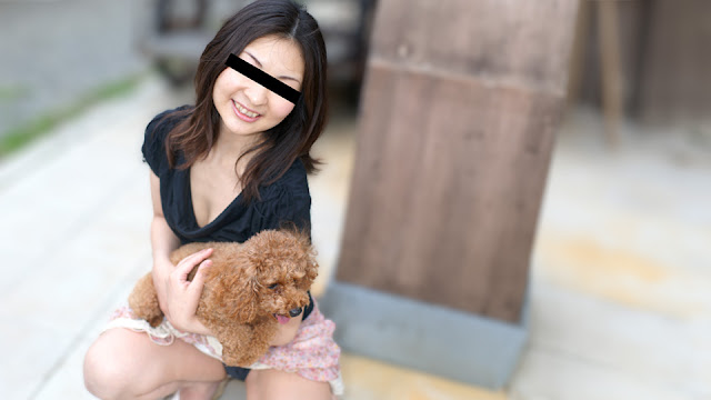 10musume 100324_01 用爱犬当诱饵，成功搭讪并泡到性感少女上床！